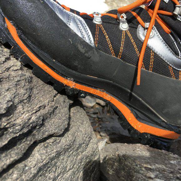 La scarpa da alpinismo Aku Serai GTX