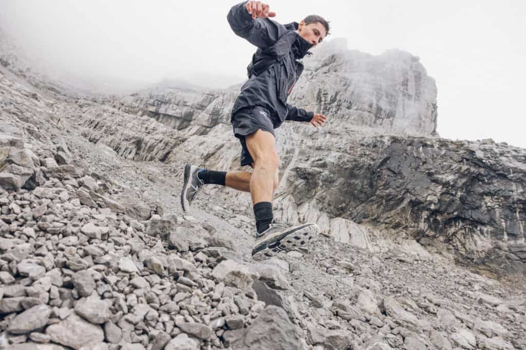 L'atleta Millet Sebastien Guichardaz vola sulle pietre