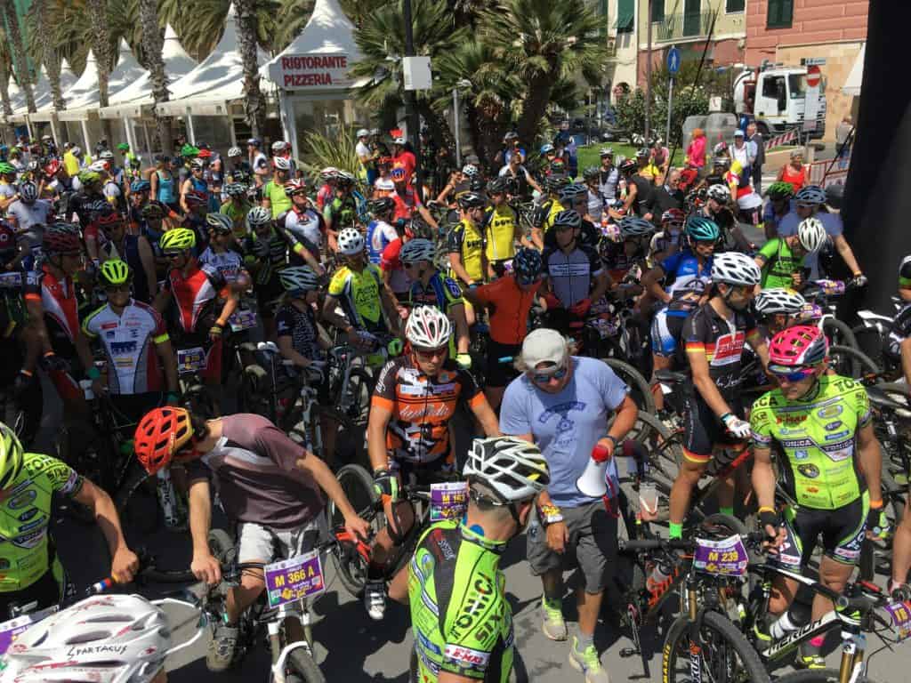 Concorrenti al via della 24 H di Finale Ligure 2016