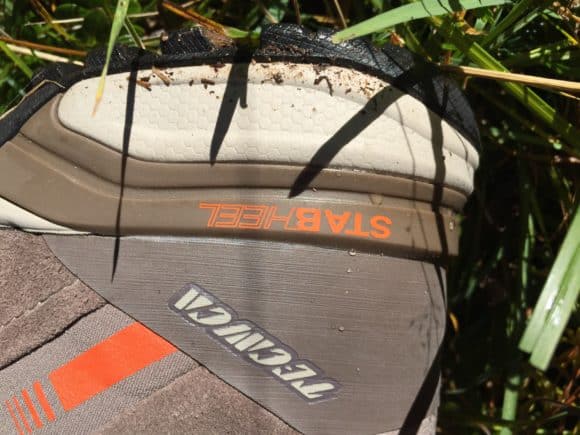 Dettaglio della tecnologia Stabheel sulla scarpa da trekking TECNICA TCROSS HIGH GTX