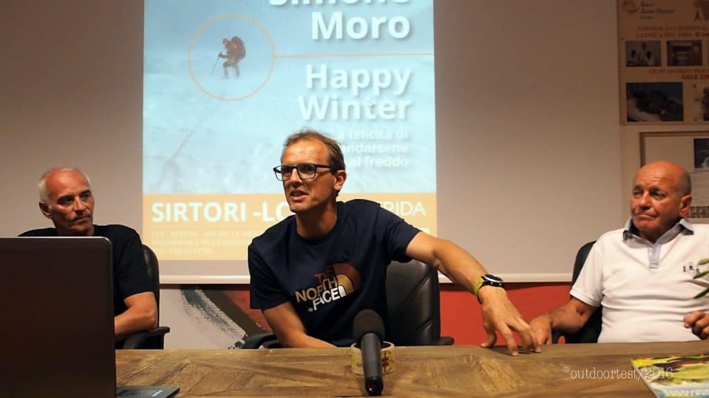 Simone Moro durante la conferenza stampa con Sergio Longoni