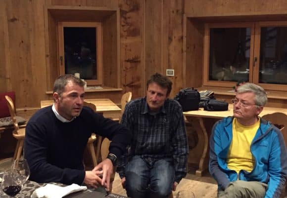 L'assessore Antonio Rossi, il presidente delle Guide lombarde Fabrizio Pina e la guida alpina Luca Biagini