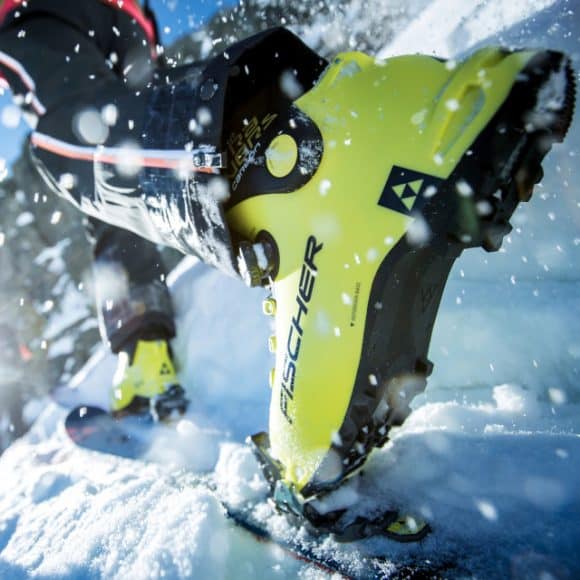 Lo scarpone Fischer Travers Carbon Boa® Closure System in azione