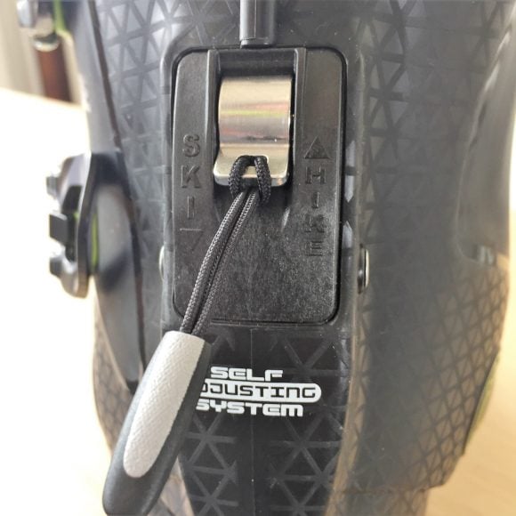 Dettaglio del Mobility Cuff del Tecnica Cochise 120 Dyn