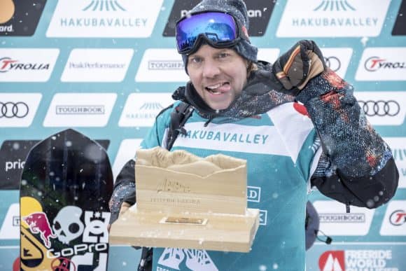 La leggenda Travis Rice vince la gara di snowboard freeride (foto JBernard)