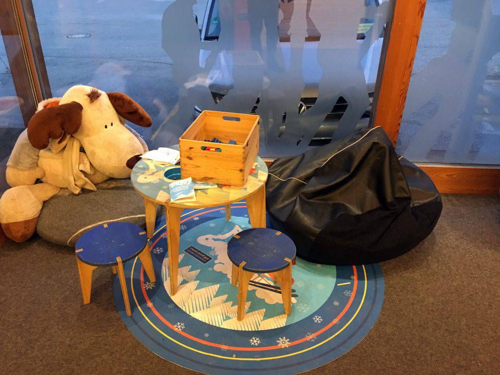 Attesa con giochi per i bambini