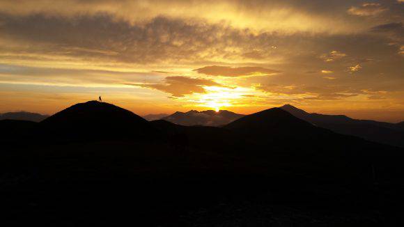 Gea, paesaggi al tramonto lungo l'Appennino