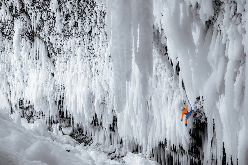 Nuova Eiger Mammut, Dani Arnold sulle Helmcken Falls in Canada