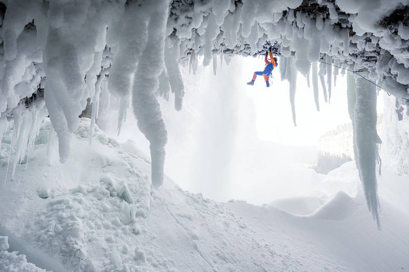Nuova Eiger Mammut, Dani Arnold sulle Helmcken Falls in Canada