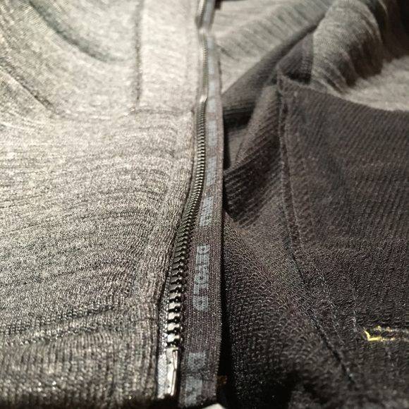 Devold Tinden prospettiva della catena della zip anteriore totale, con denti di media grandezza