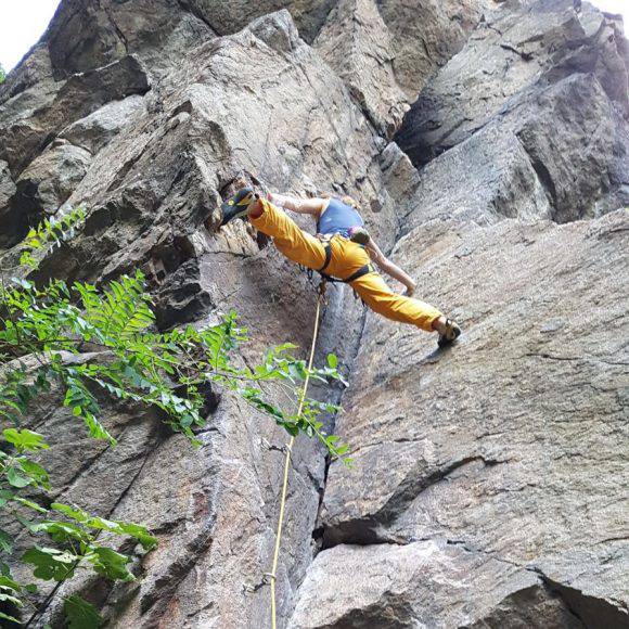 Alice Perusi in "spaccata"