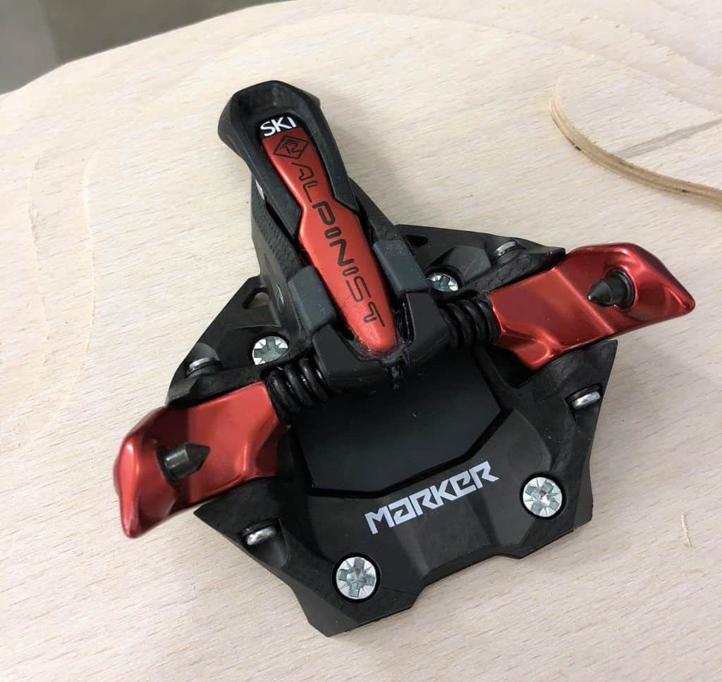 Il design tecnologico del puntale del Marker Alpinist