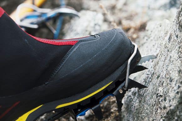 Lo scarpone da alpinismo Kayland 4001 Gtx attrezzato con ramponi