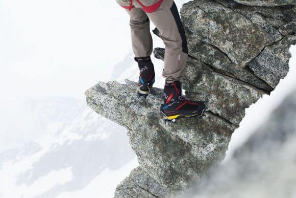 Lo scarpone da alpinismo Kayland 4001 Gtx in utilizzo su misto