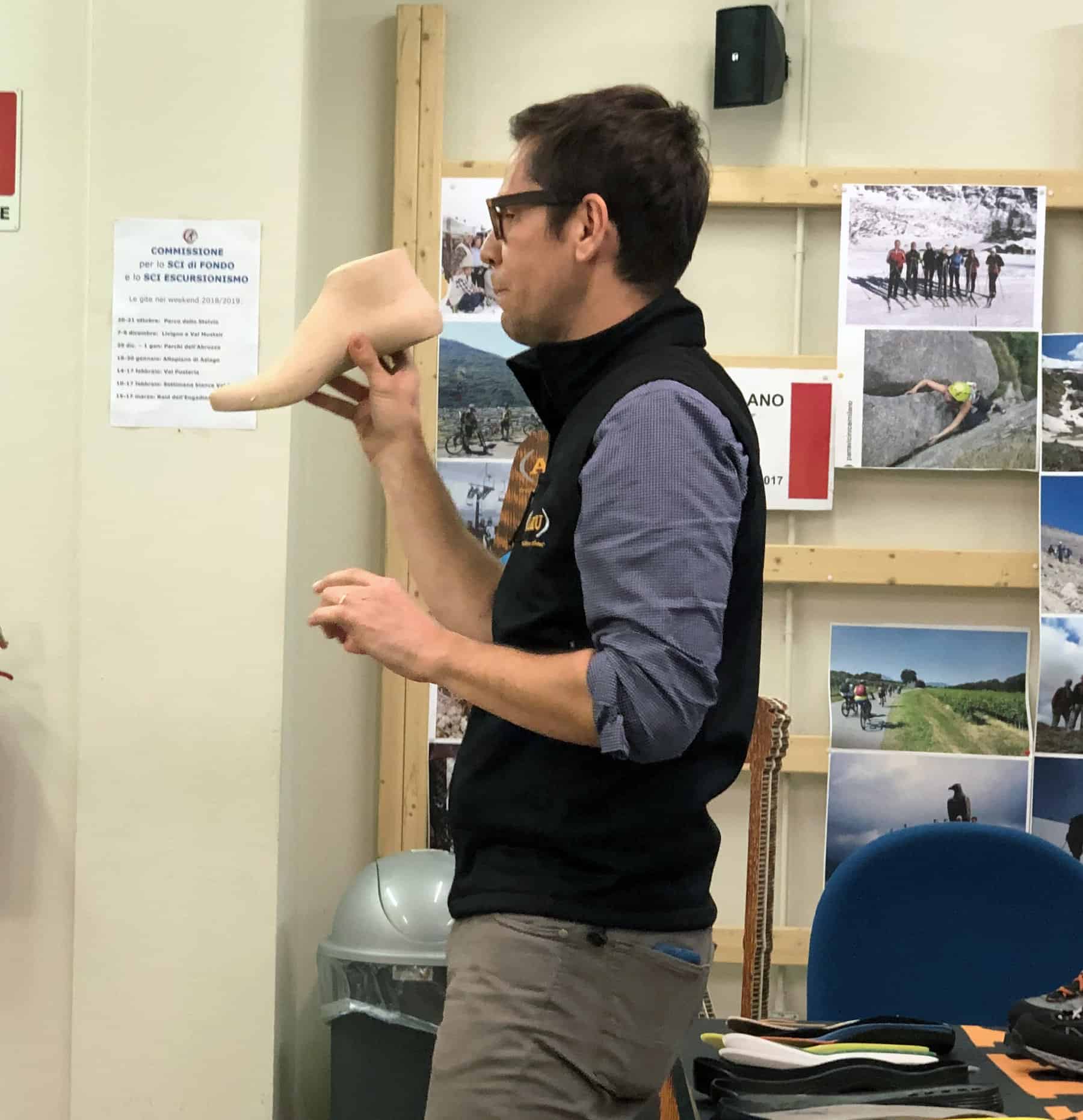 La forma in legno è il primo tassello per realizzare una buona scarpa da montagna. Cai Milano e AKU