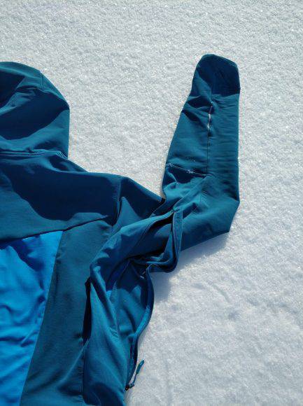 Cerniera di areazione sotto l'ascella