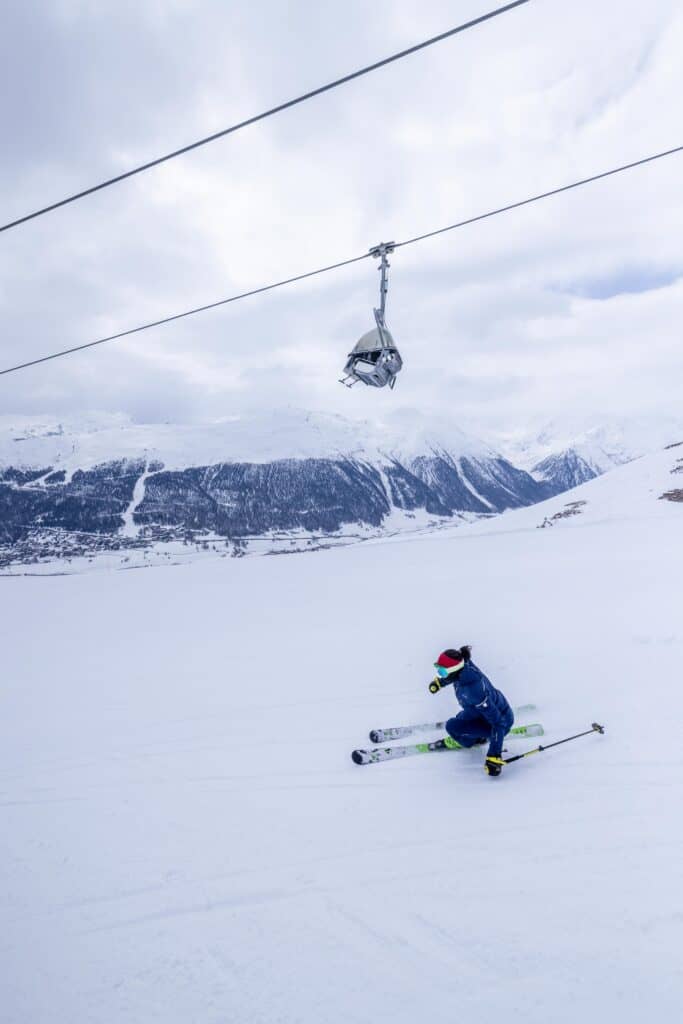 Hyra, completi da sci tecnologici, confortevoli e... belli.