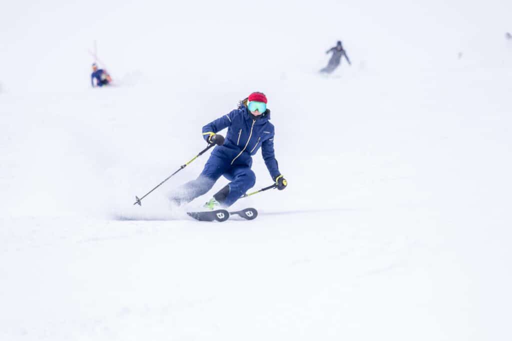 Hyra, completi da sci tecnologici, confortevoli e... belli.