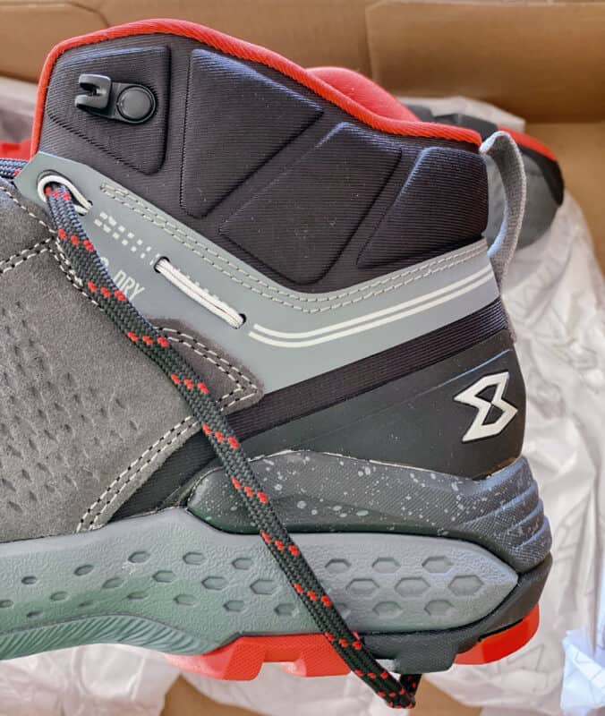 Garmont Groove Mid G-DRY, il collare imbottito per la protezione di malleoli e caviglia