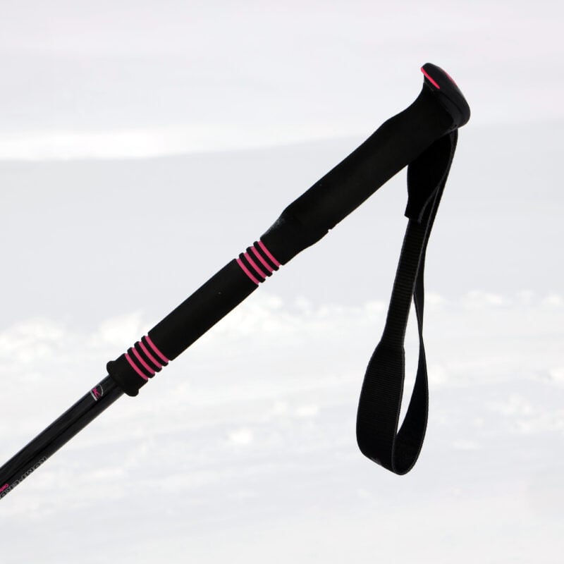Il lacciolo regolabile del bastone Komperdell Carbon C2 Ultralight.