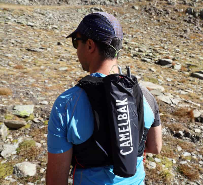 porta-bastoni del CamelBak Apex Pro Run Vest