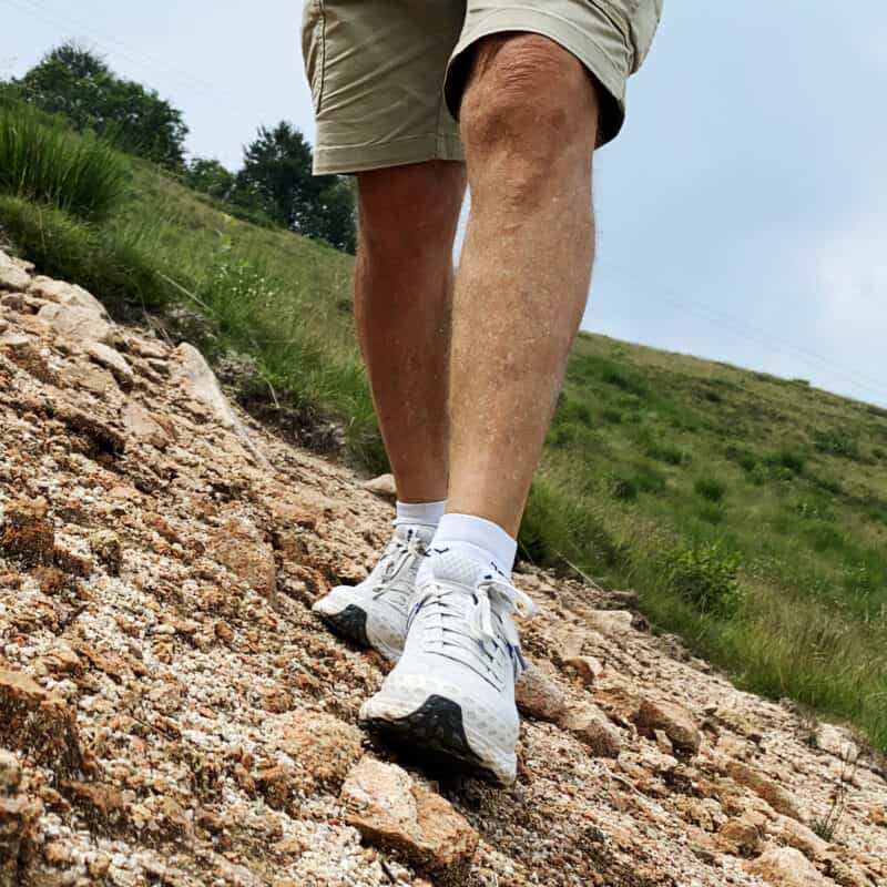 Solidità e stabilità in "mezza costa" con Columbia KONOS TRS OutDry.