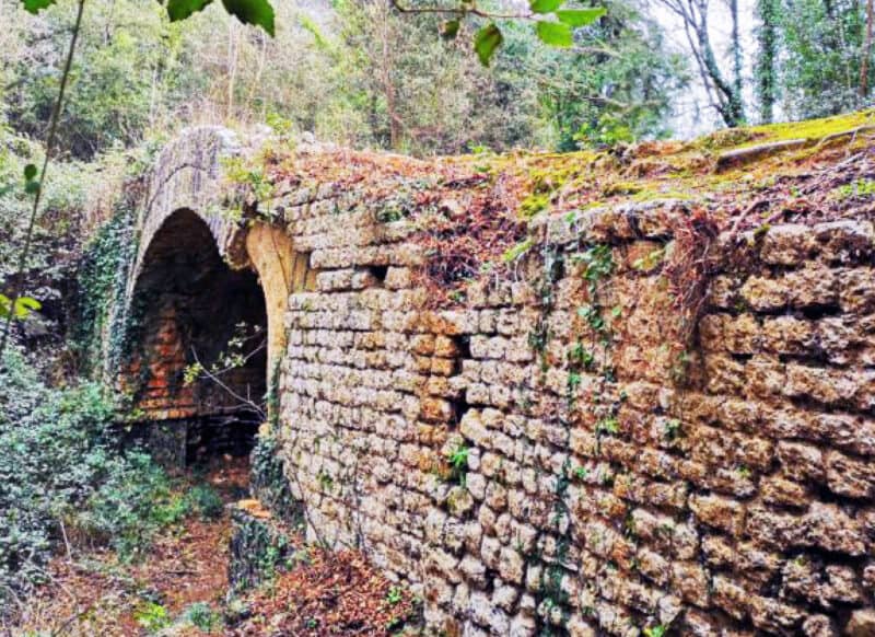 Itinerario Noli Final Pia, il Ponte Muto, sull'antica via romana Julia Augusta.