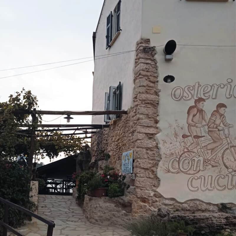 Itinerario Noli Final Pia, trattoria La Grotta.