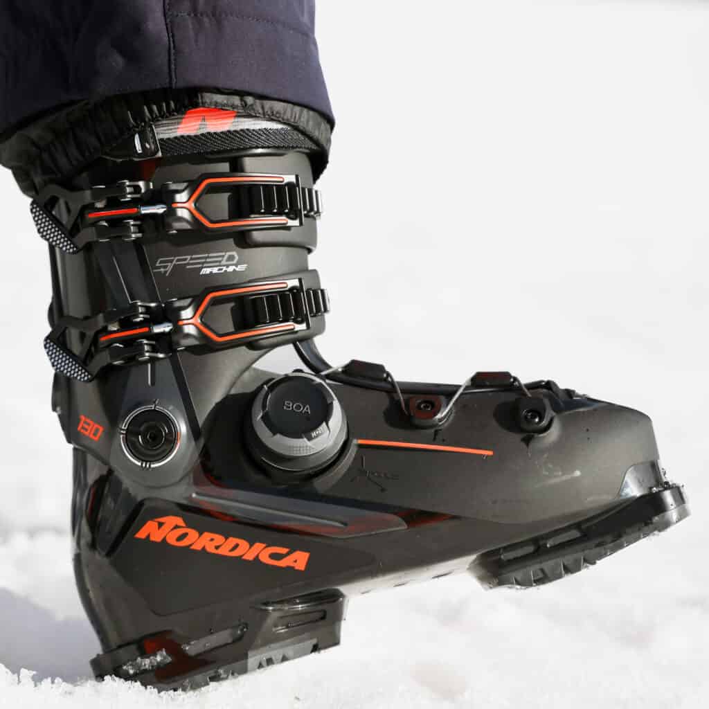 Nordica Speedmachine 130 con BOA System
