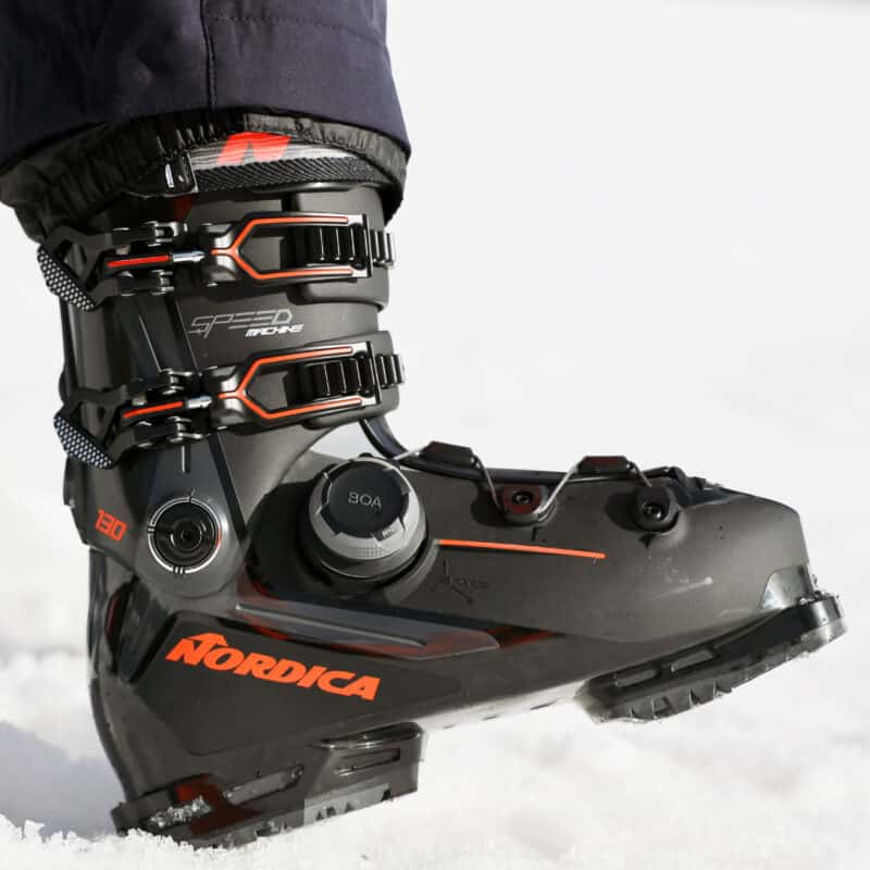 Nordica Speedmachine 130 con BOA System