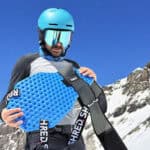 Traforato per favorire traspirazione e garantire super leggerezza.