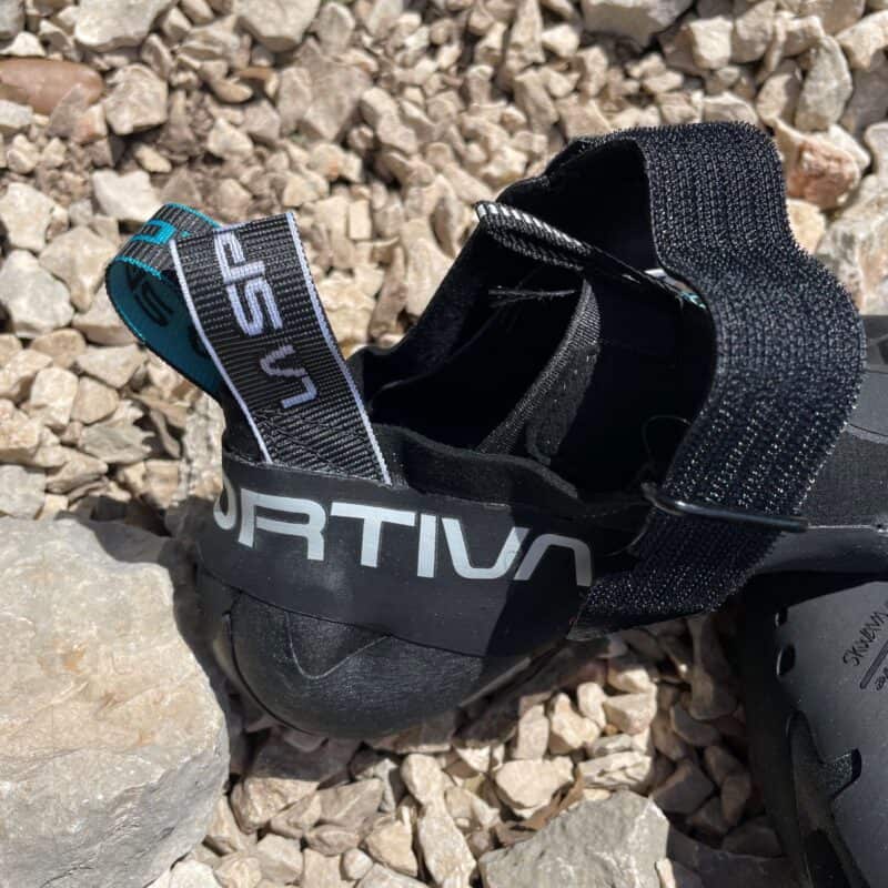 La Sportiva Skwama Lite – I doppi tiranti facilitano la calzata