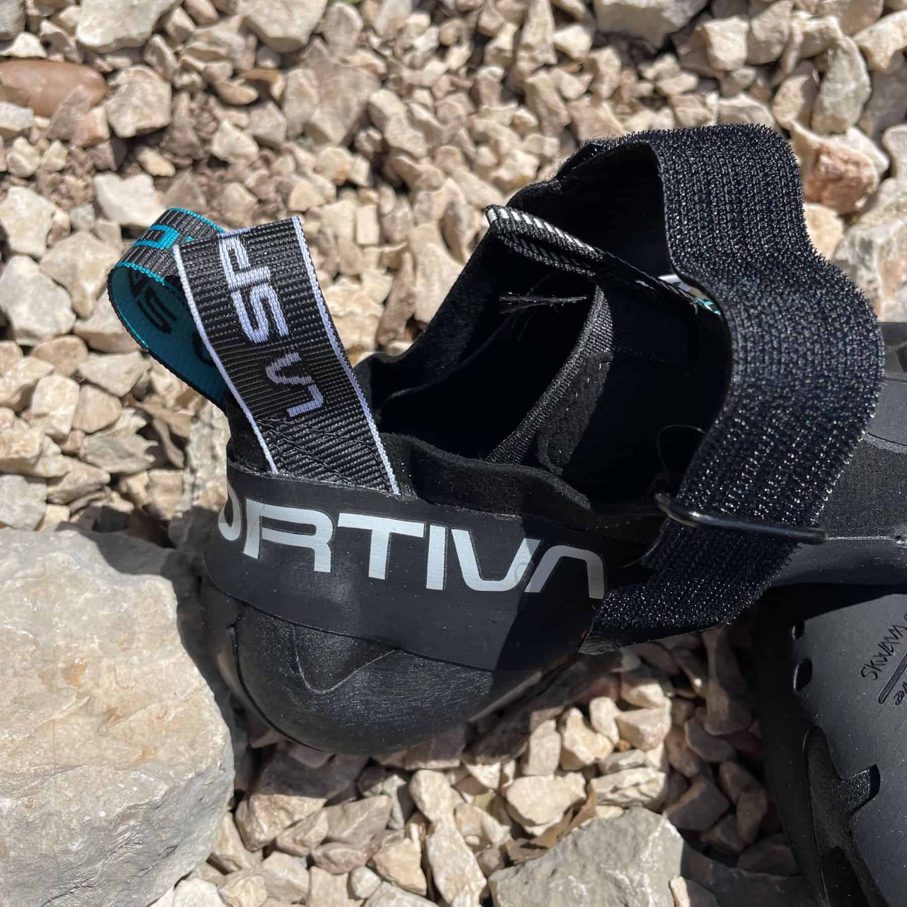 La Sportiva Skwama Lite – I doppi tiranti facilitano la calzata