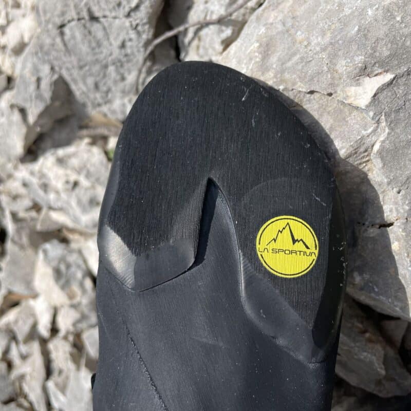 La Sportiva Skwama Lite – Dettaglio della punta e della superficie gommata.